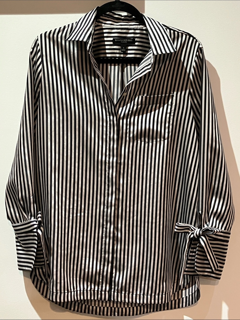 EUC Banana Republic Parker Striped button-down shirt | Size S